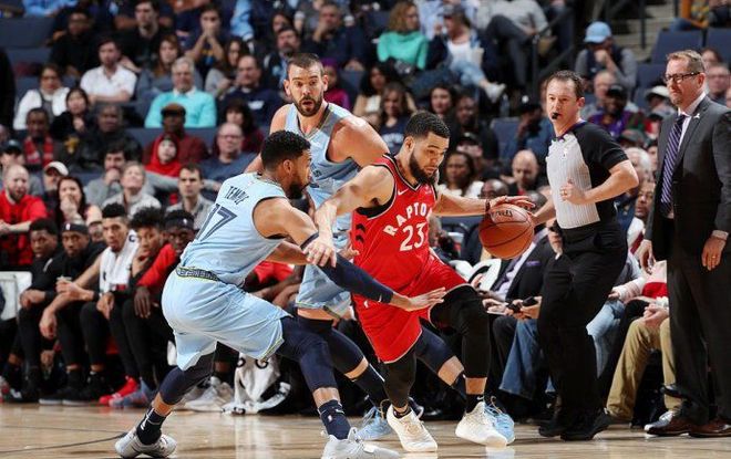 沙博特：踢皇马不是来当球迷的，输球就不能帮我爸要球衣了