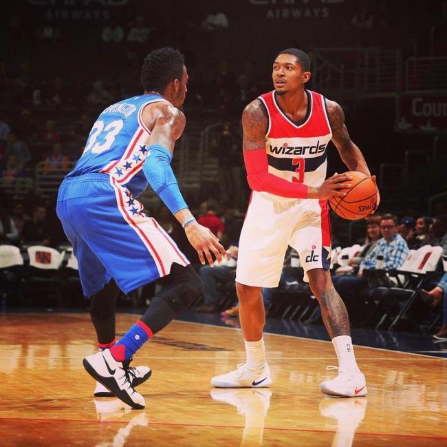 他在中场的 他在中场的